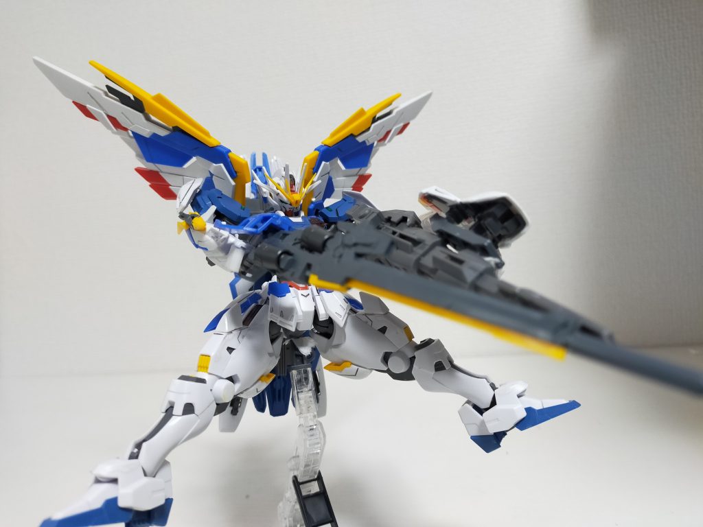 どこぞの構え方です。1番好きですこの姿勢だと全身の黄色が多く見えて満足です。(足とか腕とかウイングとか)全体的なバランスが良き