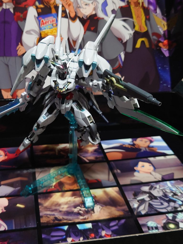 ライフルはリバーシブルの余剰パーツとRGのGNソードⅢのブレードで作りました。GNソードⅢ大好きなのでパーツ注文でストックしてたのがよかった。