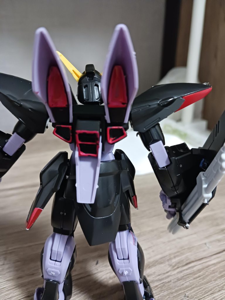 バックパックは後ろにジェットをつけていくだけでほかのバックパックは装備不可能です