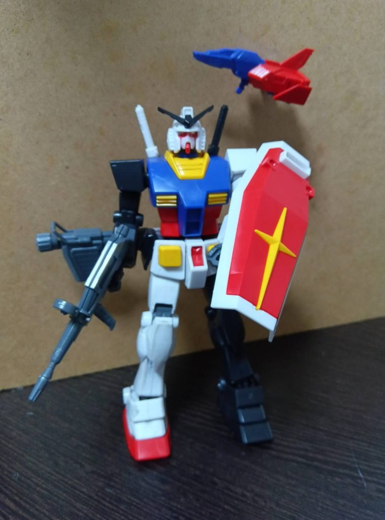 右腕、左足、左部サーベルはエコプラです