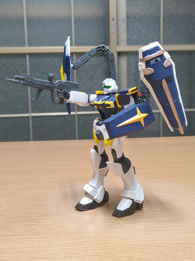 バックパックのサブアームに盾を持たせてサンダーボルトに登場したジム形態に。