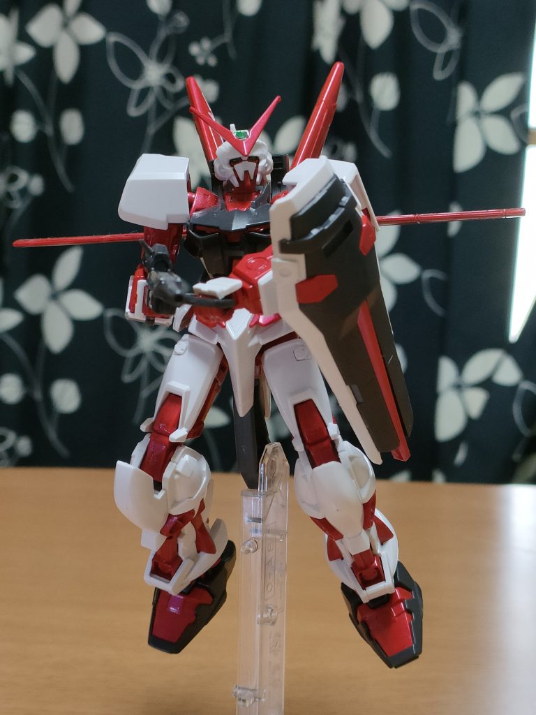 ビームシールド装備にビームライフル構えての初期装備形態。