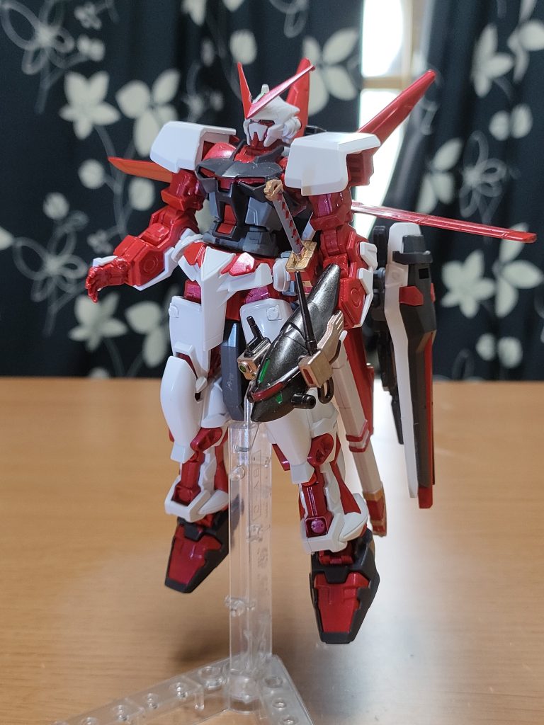 素体レッドフレームフライトユニット装備。詳細は下記を参照https://gumpla.jp/hg/1987251