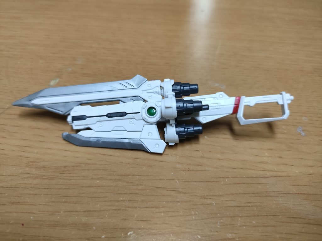 新たに追加された多機能兵装カレドヴォルフ。耐艦刀にビームライフルを有する優れもの。