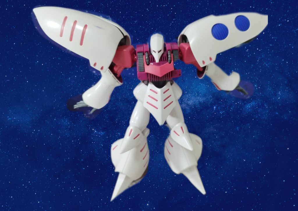 白はホワイトパールで日光を浴びると乱反射してキラキラしてくれるのですが室内ライトだとただの白にしか見えないですね。