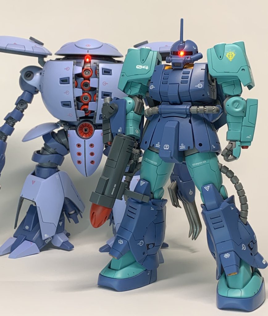 水泳部で記念写真。カプール大きすぎる。今見ると工作や仕上げが粗くて恥ずかしい。今も失敗ばかりですが…。今回も見えないところで、すみ入れ時にプラがパキッと折れたりしました。