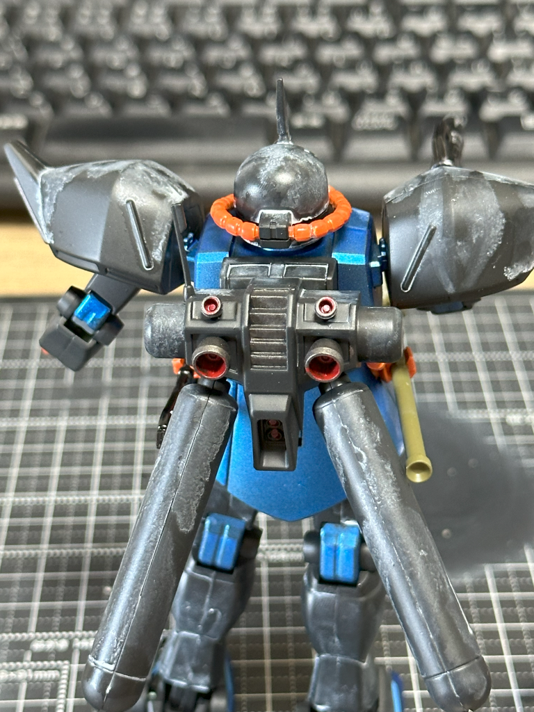 背中はゲルググマリーネのバックパックを使用しています。