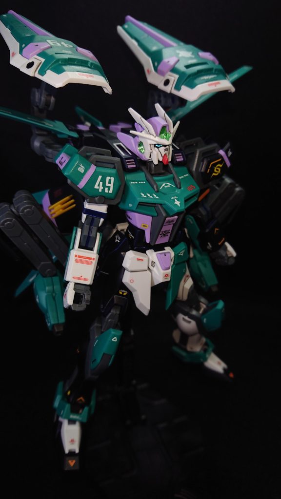 頭部    　　　：ダブルオーダイバー胴体    　　　：ストライク腰部    　　　：ビルドストライクエクシードギャラクシー肩    　　　　：ストライク腕部    　　　：ストライク脚部    　　　：ストライクバックパック：エールストライカー(オプションパーツセット01)武装    　　　：ビームサーベル×6