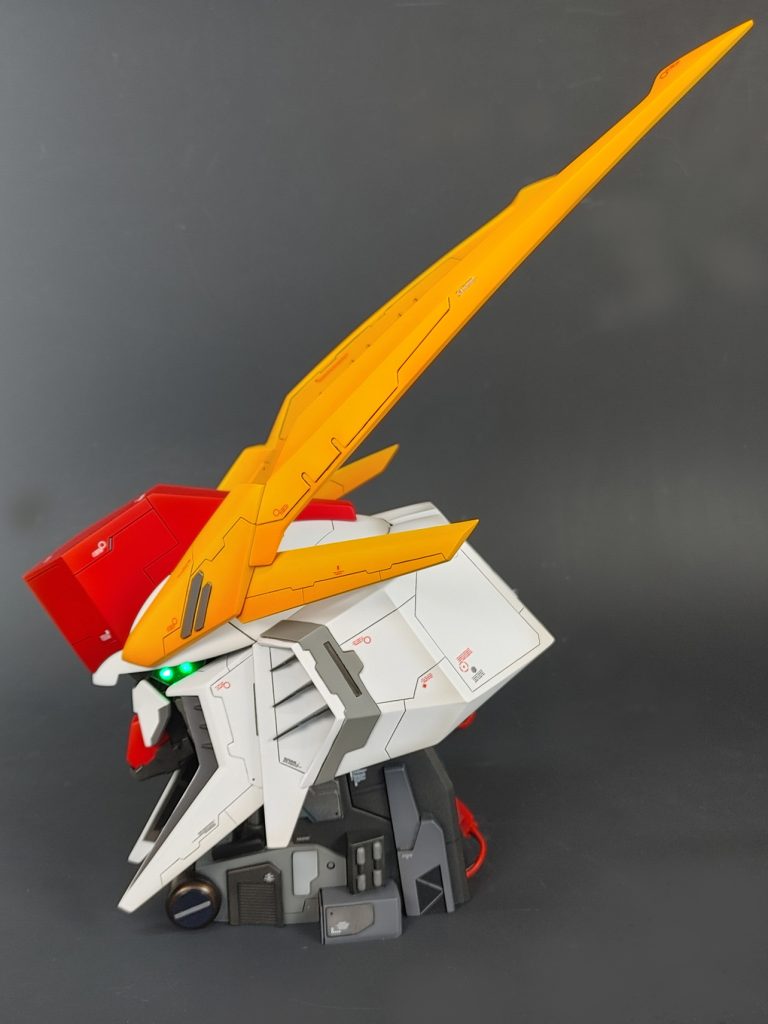 目が大きくてLEDを2個ずつ入れなければなりませんでした。