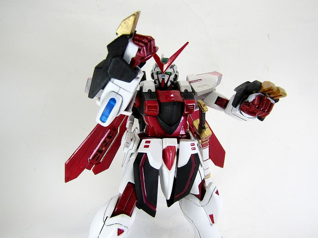 手甲を武装状態にスライドし、