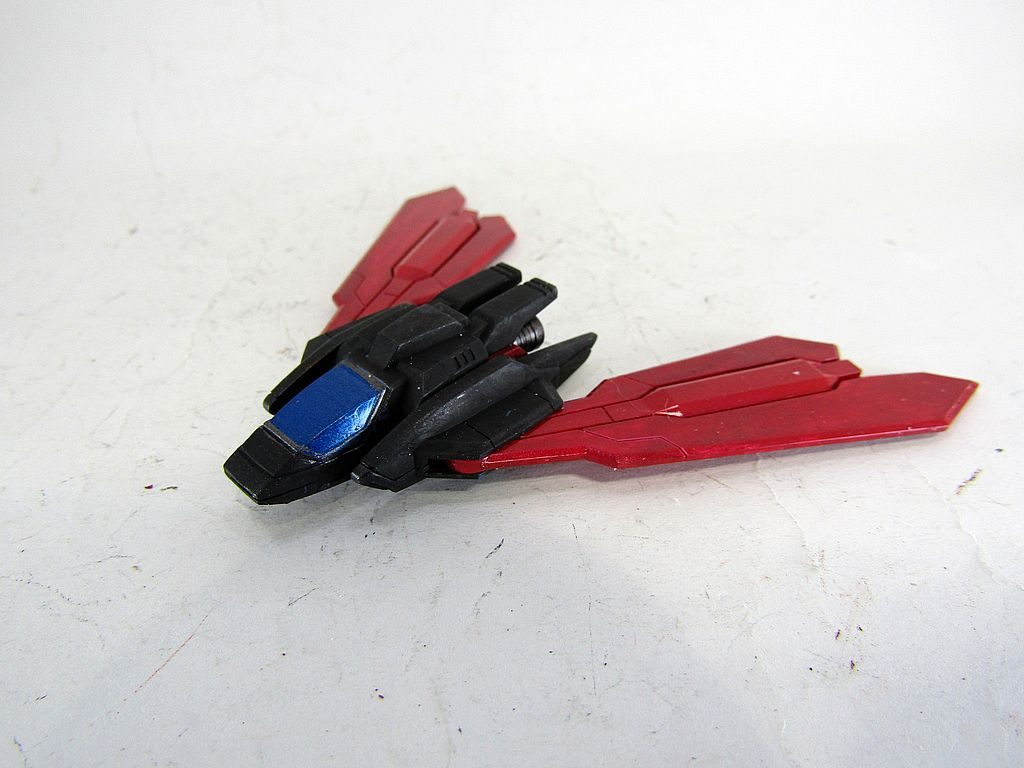 コア・ディフェンダー?そのままコクピットになるかと思われますので、トレースシステムな操縦方法ではないと信じています。