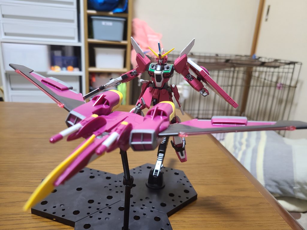 ファトゥム-01突撃シーン風に1枚。個人的には弐式のやつよりこっちの方が好きだったり…ミネルバのエンジンぶち抜いても無傷だったシーンはびっくりしました。