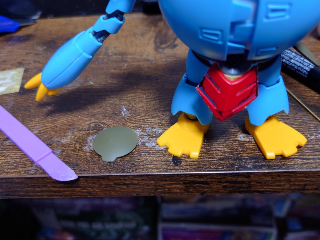 以前作ったボールハロのフタとＨＧキュベレイの腰アーマーを切ってカプールの腰アーマーを制作