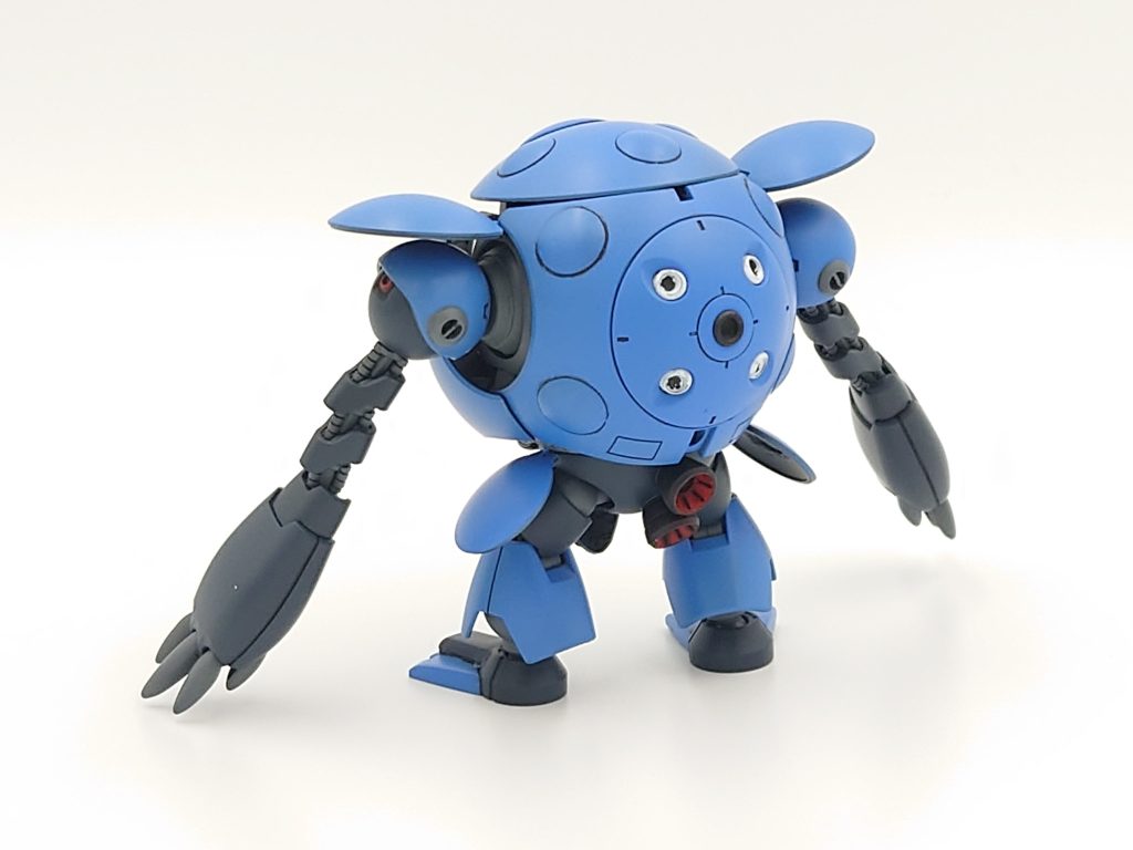 腕が長くて足が短い。そして丸いボディ。。。