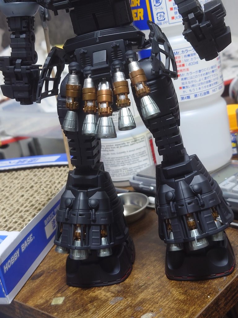 組んでしまうとまったく見えなくなってしまうバーニア達🥲