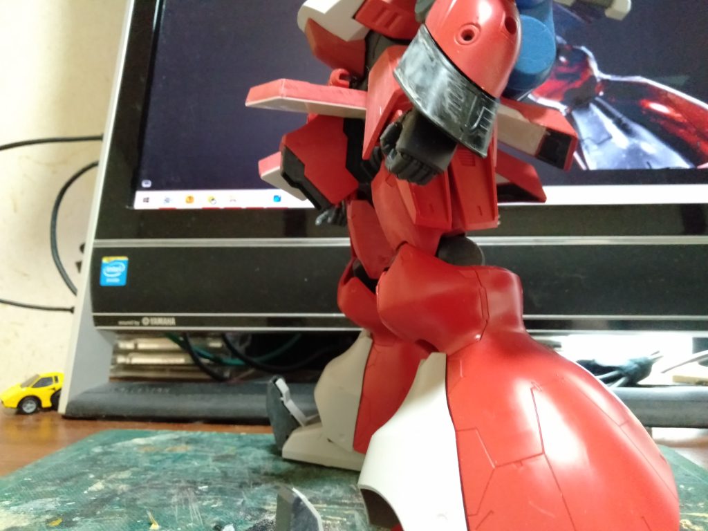 やっと下半身を構築してます、基本中の基本のスカート内の裏打ち新造と、見えない箇所をチラホラと本人だけ満足してる改造をしました。あとはパテの乾燥待ちと構想を練ります（笑）