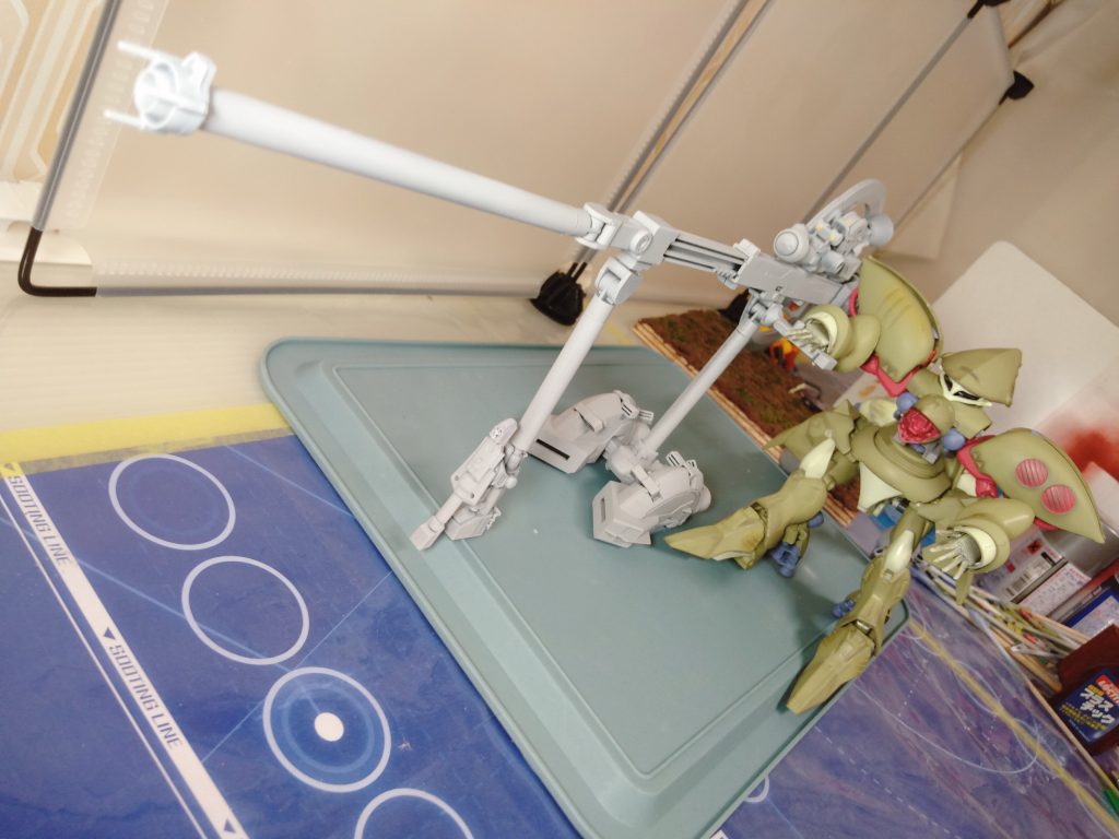 専用のグリップで細かな出力や照射時間の調整を行う事が出来る。