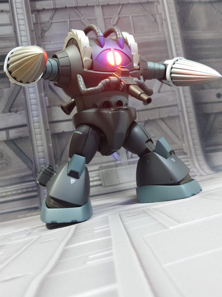 フォルムはドラ○もんのようだが、腰にもハイメガキャノンがあるし、戦う働くＭＳ！