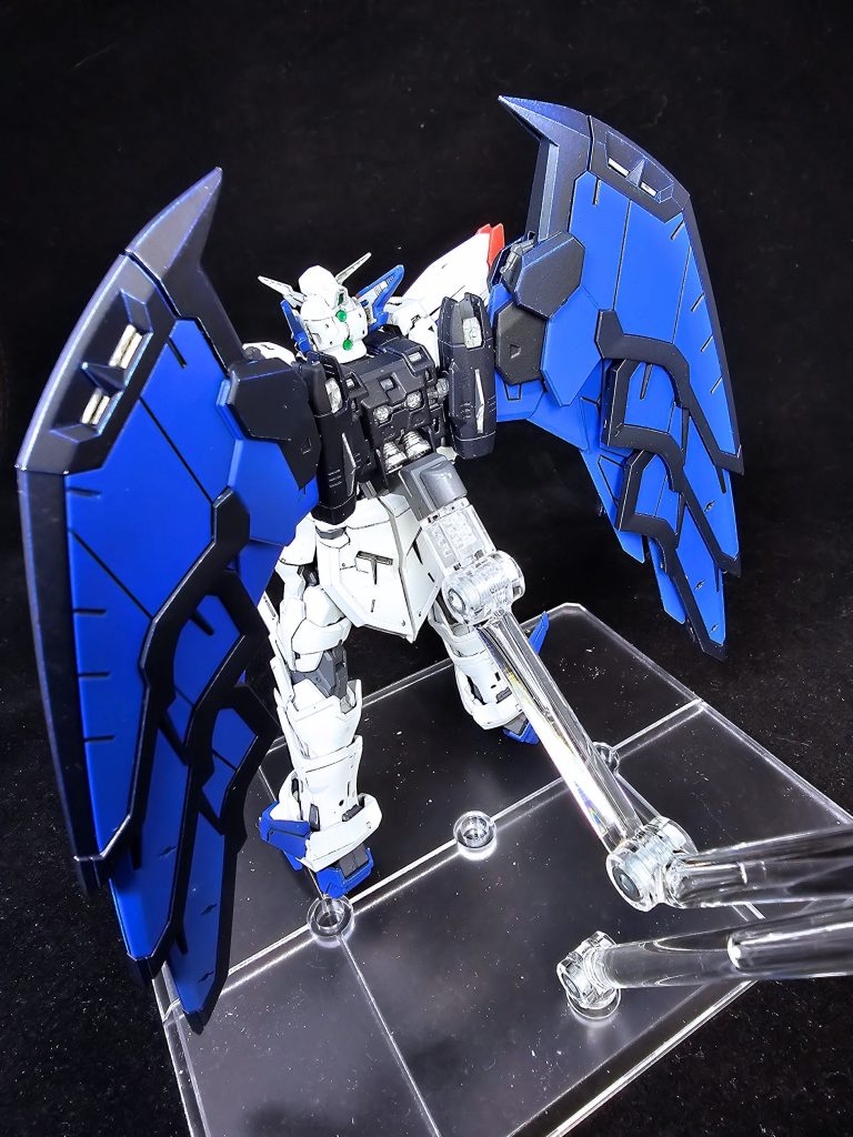 青は黒下地でコバルトブルーを使用。白下地(白立ち上げ)と比べて彩度が多少落ち着いてくれます。