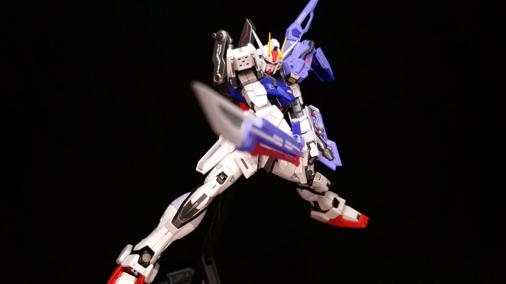 ソードストライカー状態シュベルトゲベールを構えて