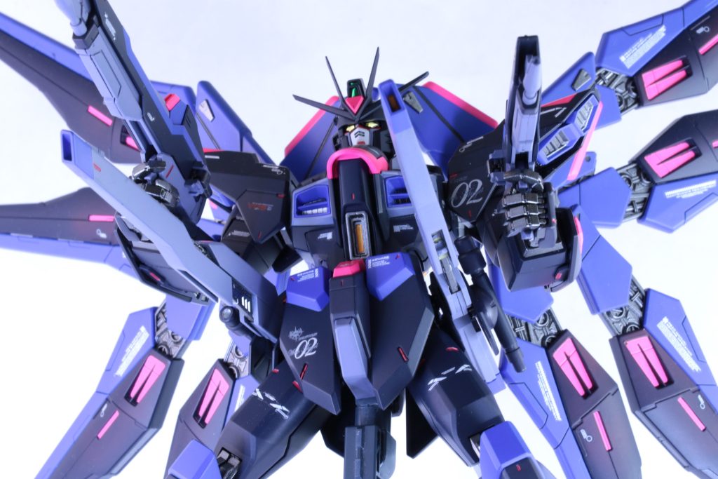 ドラグーンの蛍光ピンクが浮いてきてしまったのは後悔