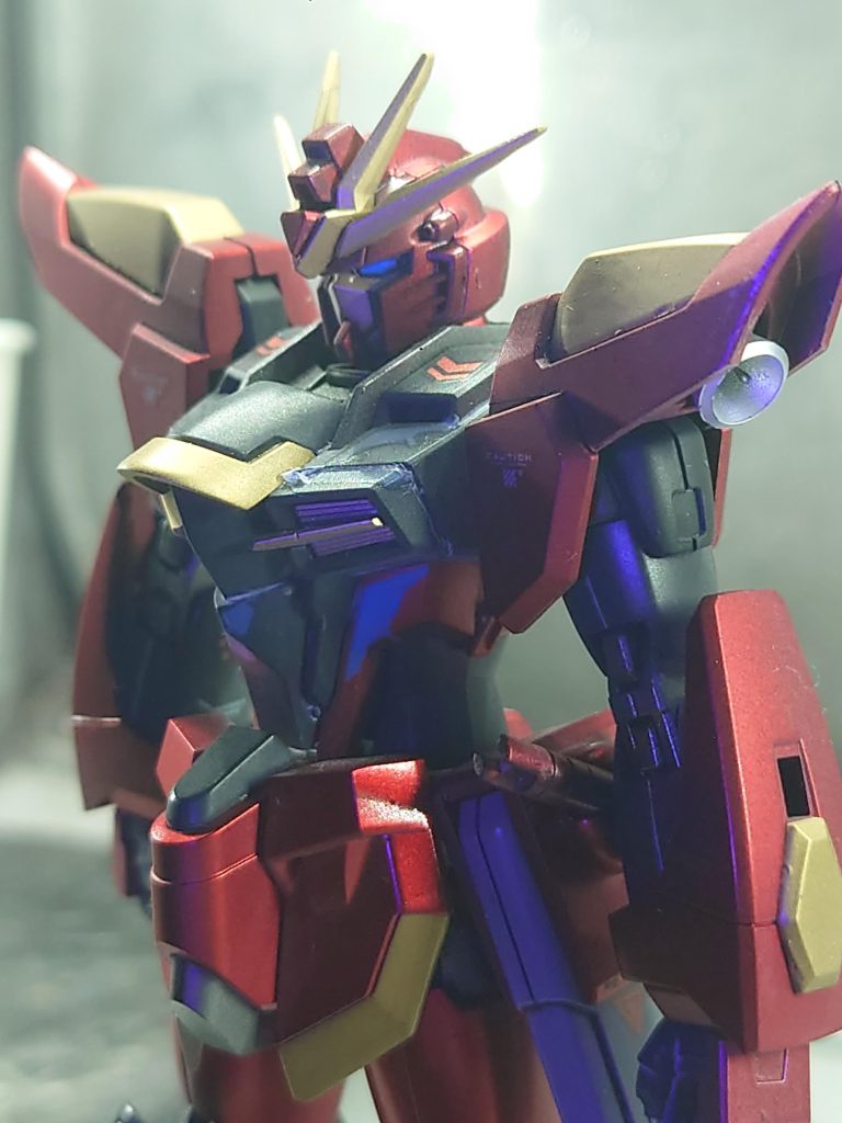 肩部分のスラスターはバーニアに変更しました。