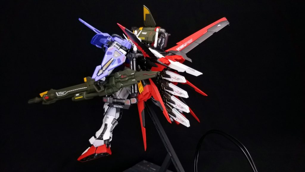 バックショット背骨のような追加バッテリーが癖に刺さります。 カラーは以下の通りです。白：NC-008 ニュートラルホワイト白2：NC-007 ジョイントグレー黄：NC-014 マンダリンイエロー赤：NC-003 フレイムレッド緑：NC-013 ブラストカーキ青：NC-009 コバルトバイオレット薄青：NC-004 ミリオンブルー黒：NC-002 フロストマットブラックフレーム：スターブライトアイアン 