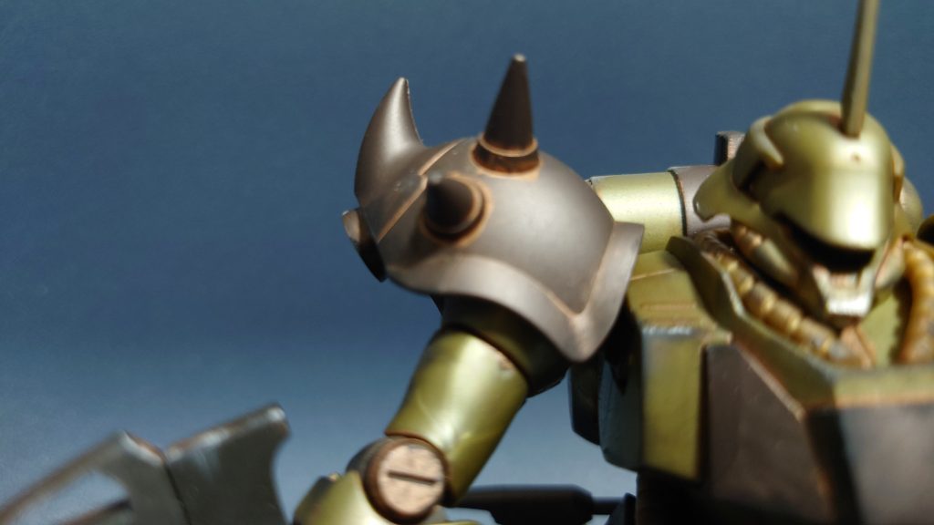 ウェザリングに使ったのはミスターホビーカラーペンのカッパー。結構このアクシズカラーと合う！！