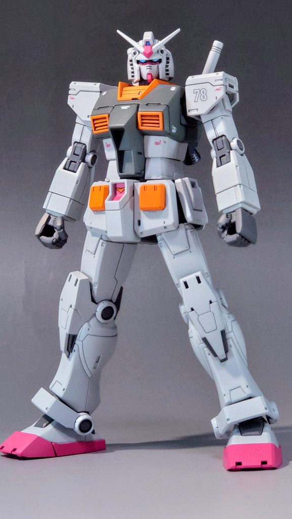 中身。アーマーで隠れる部分のデカールは最低限です。