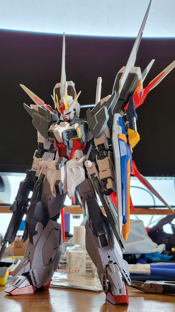 制作途中です。ストライクとエクスインパルスとプロヴィデンスとフリーダムなどを使いました!いつかオリジナルのMGストライクガンダムを作りたいって思っていたのですが、ようやく目標が叶いましたー!!!