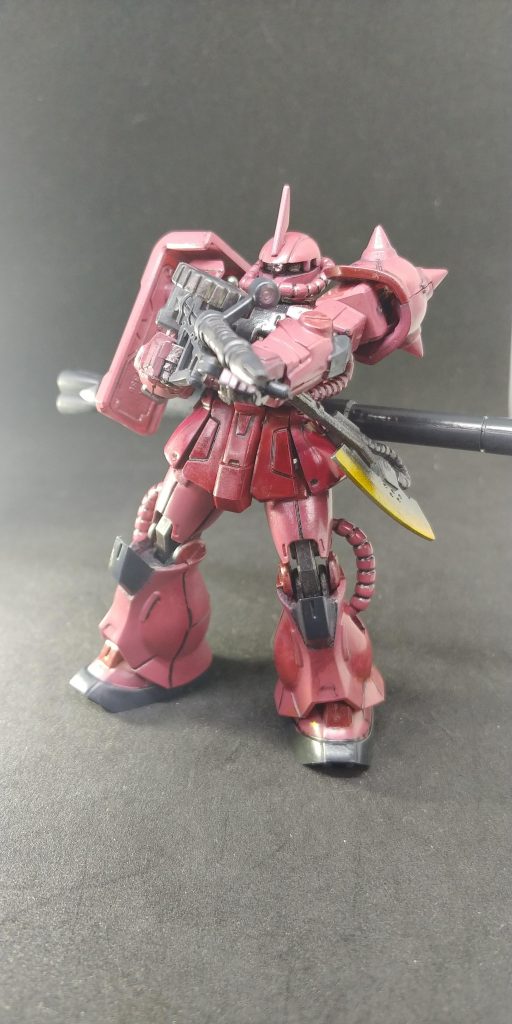 モノアイにはいつものパターンで100均ラインストーンとレジンで