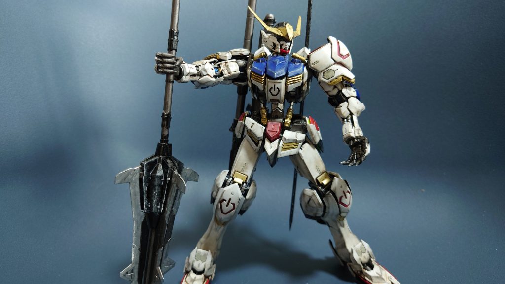 かっこよい!白は成型色のまま。黄色はゴールド赤はあずき色。青はロイヤルブルーです