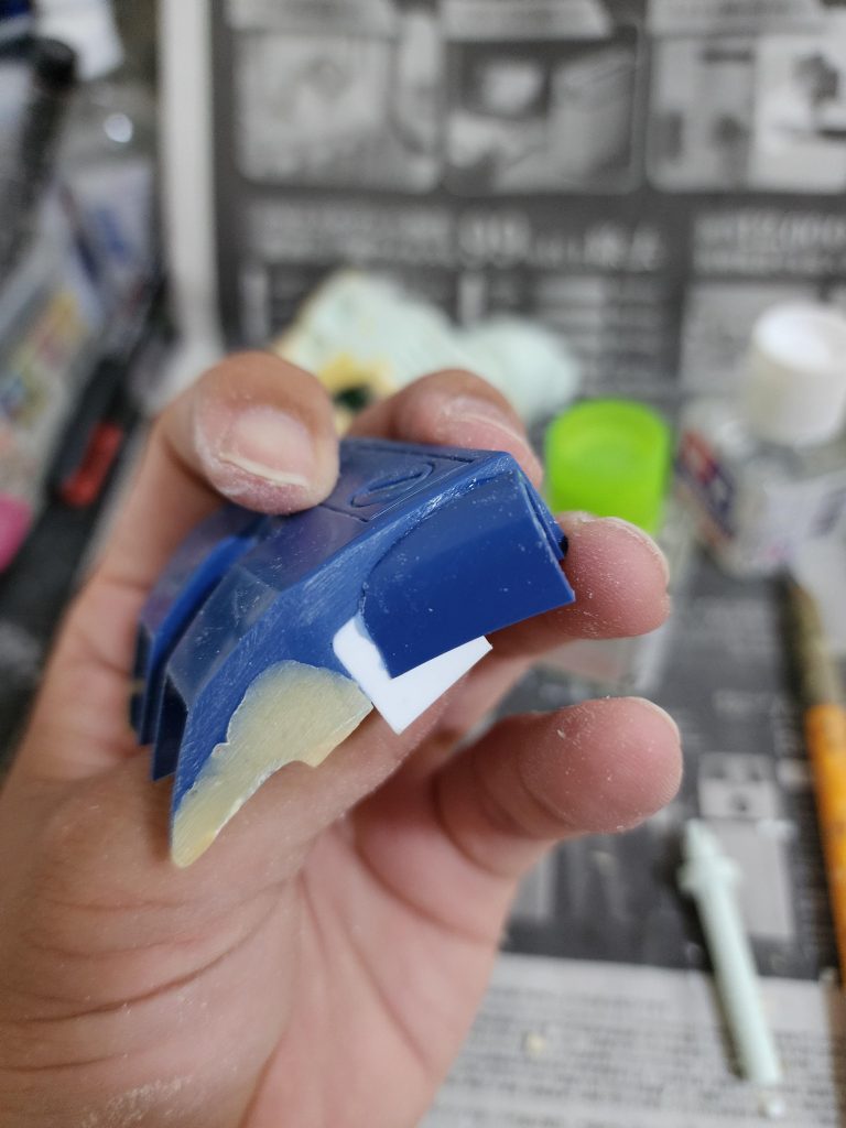 サーベルラックの調整キットそのままだと下すぎてバランス悪かったのでさすがに弄ってます