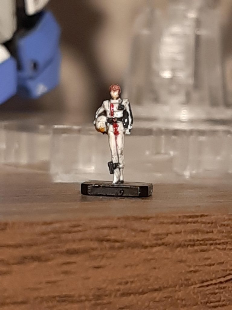 今回もちゃんとアムロ君塗りましたよ!老眼には1/144フィギュアはきつい・・・。