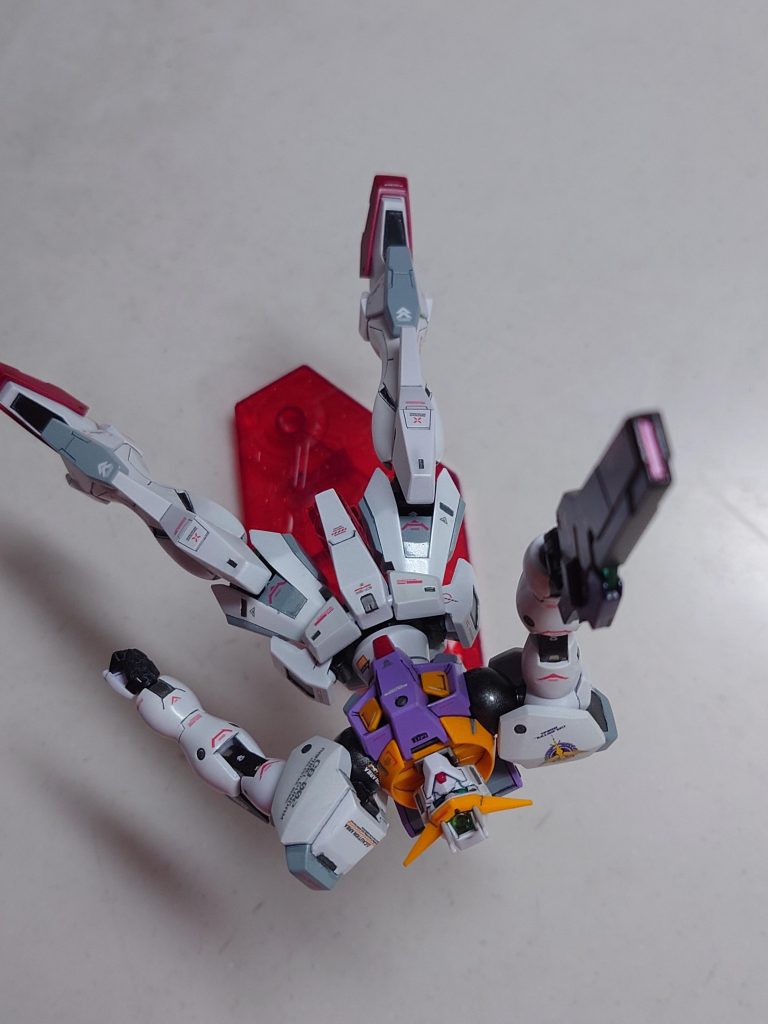 自爆する前のシーンあっちこっち目移りしてたら、素組みしてから半年以上経ってました😨セラヴィーリペアを作って合体させるのは、いったいいつになるかわかりませんが、頑張ります！