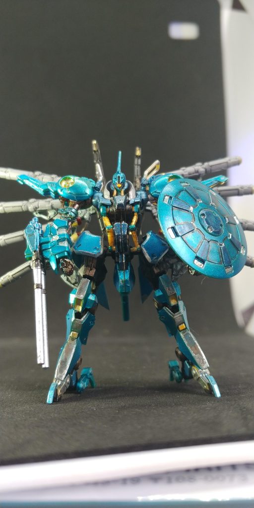 今回もモノアイも蛍光ピンクで光る様に