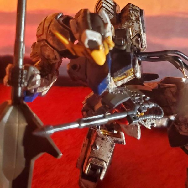 半壊バルバトス　ヴィネット風