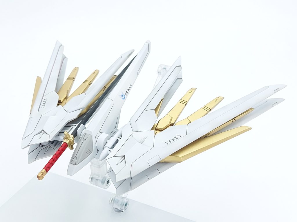 プラウドディフェンダー本体フツノミタマは銀下地からクリアブラックを重ね塗りして黒光りする感じに仕上げてます