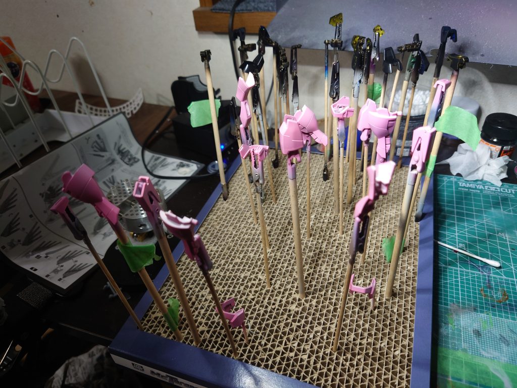 ちなみにエーオースはギリシャ神話に出てくる暁の女神。予想以上にピンクで作ってた自分がビビりました