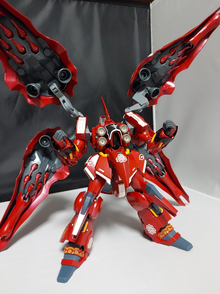 ファンネルも全部赤くしました(^ー^)一応メタリックにしたかったのですがあんまりならず(-∀-`; )難しいですね💦