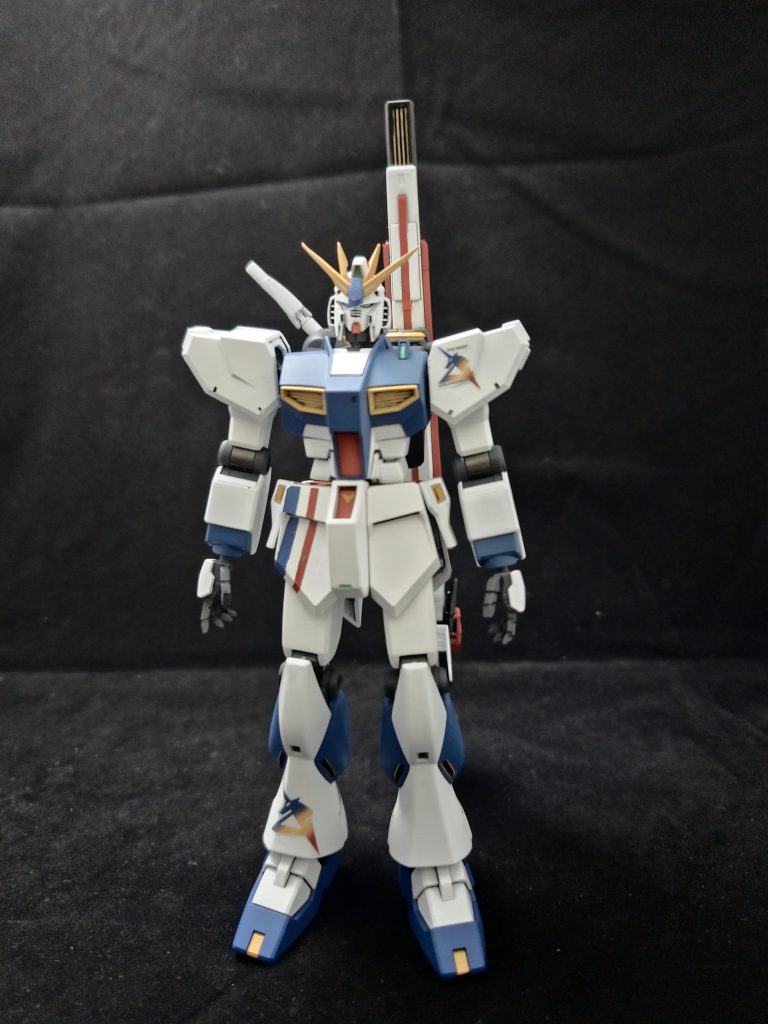 正面。腕関節の中央のガンメタルの塗り分けがこだわりです。
