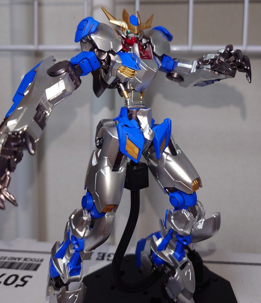 手長足長、長身かつギリギリ人の形に近い異形みがあると腕を引き絞ったポーズは映えると思っています。