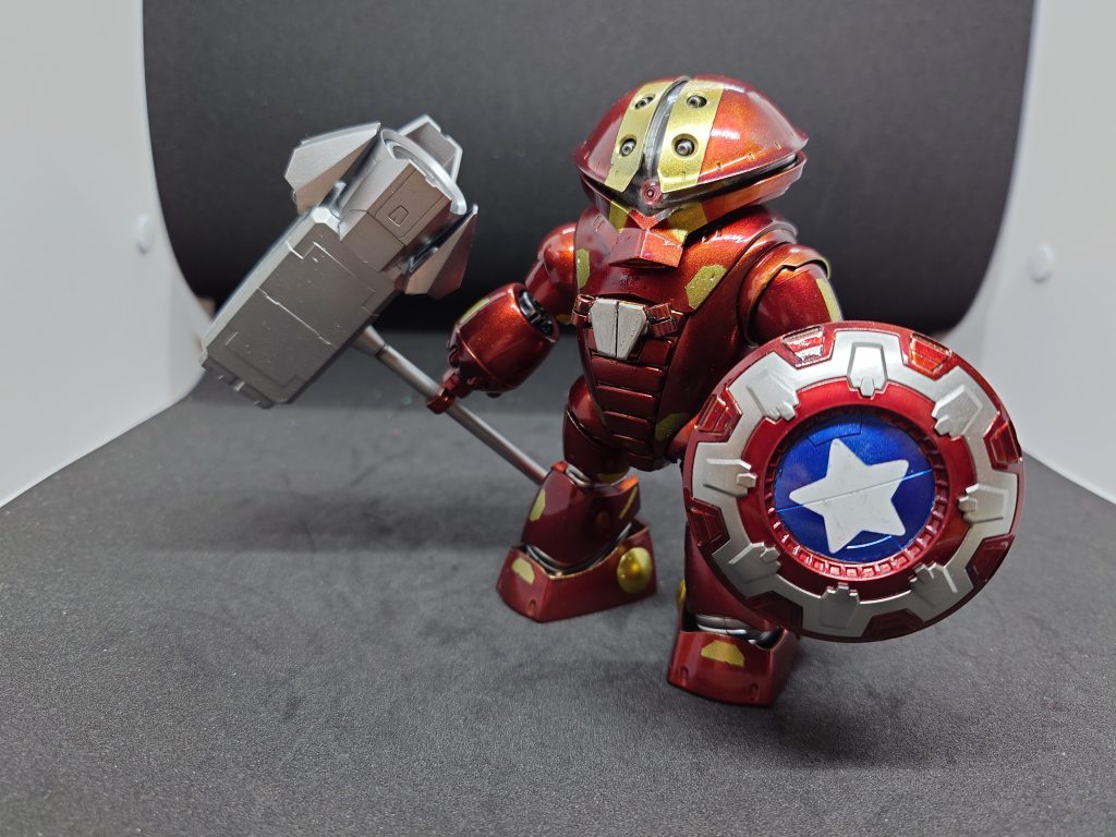 一通り持たせて。うんもう完全にひとりアベンジャーズ。表面はナノマシンコーティングされており、装甲の欠損程度なら数秒で修復可能らしい。フレームはさすがに無理とかなんとか。