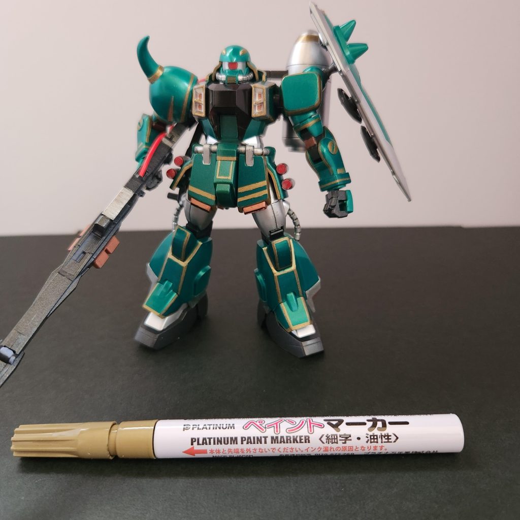 マッキーの金が良いとか耳にしたのですが見つからず、100円ショップの金で代用。