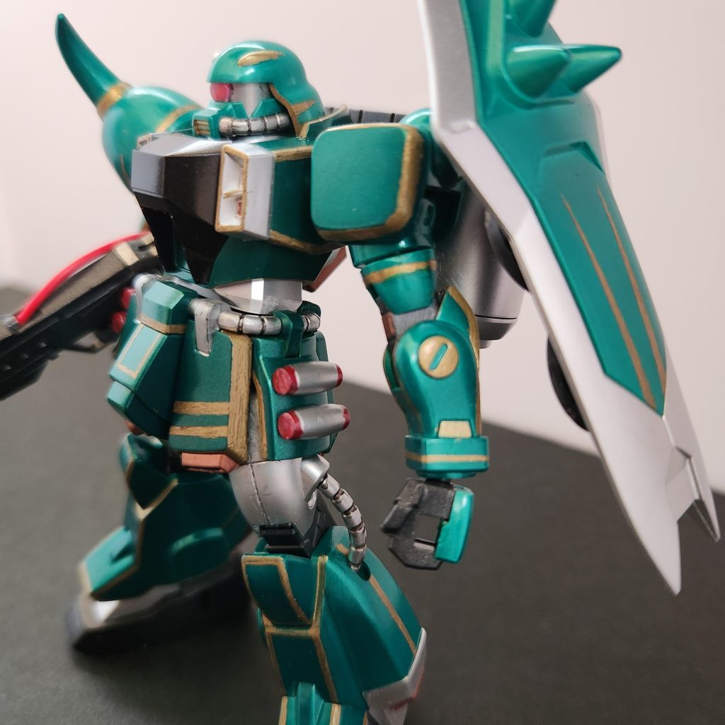 マスキングと手描きと会わせ技。ムラだらけです。