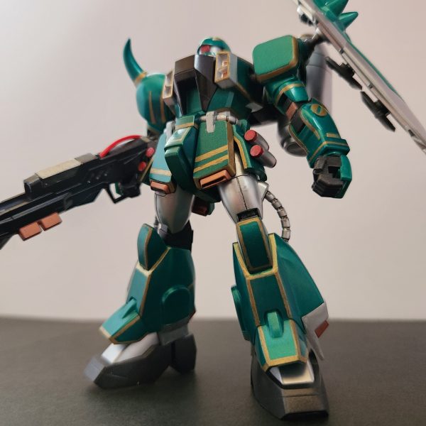 100均ペイントマーカー　ガナーザクウォーリア