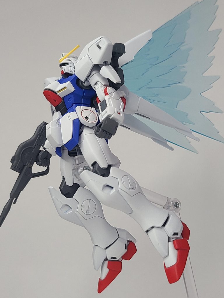 閲覧ありがとうございます!前回に続き設定もりもりで仕上げました(笑)こうやって設定考えてる時が楽しいですよね~(´ω`)このVガンダムは次回もあります…!「光の翼を手に入れた新たな機体それは更なる戦いに身を投じて行く事になるのです…見てください!」