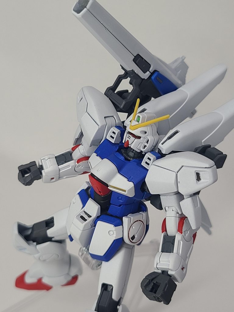 セカンドVのメガ・ビームキャノン銃口部分が蓋(?)みたいなのがあったので切ってます。