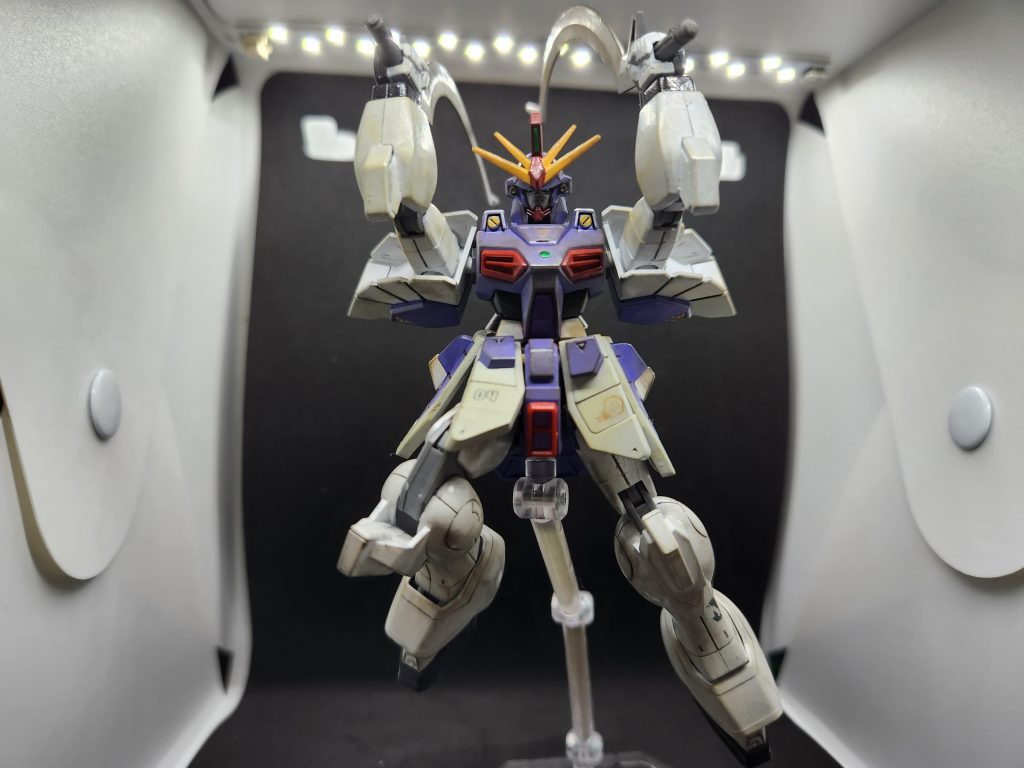 ヒートショーテルを振りかぶって1枚。ショーテルって本来は凹の方を相手に向けて斬るんでしたっけ…分からんけどかっこいいからとにかくヨシ!