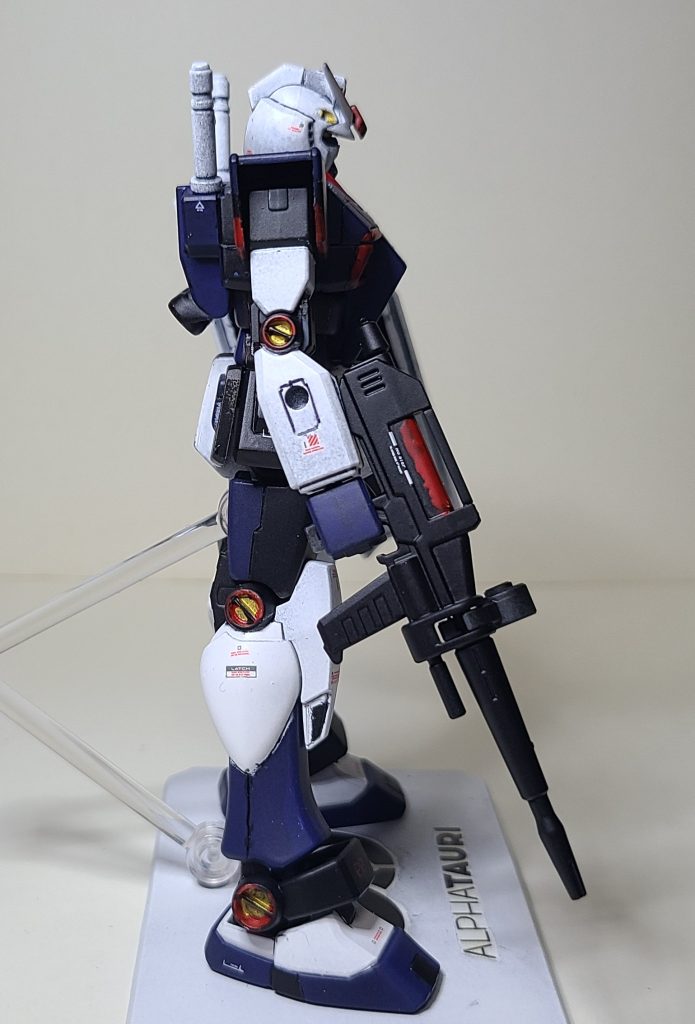 関節部分の塗装は一体パーツで小さい事もあり、筆塗で何とか再現してみましたが難しかったです。